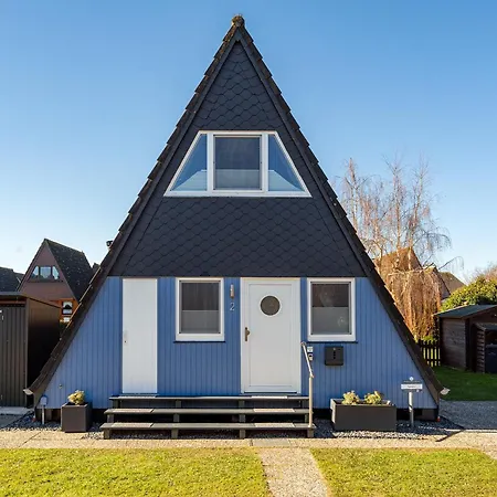 Spitzhus, Zwei Schlafzimmer, Kamin, Garten, Hund Willkommen! Ferienhaus *